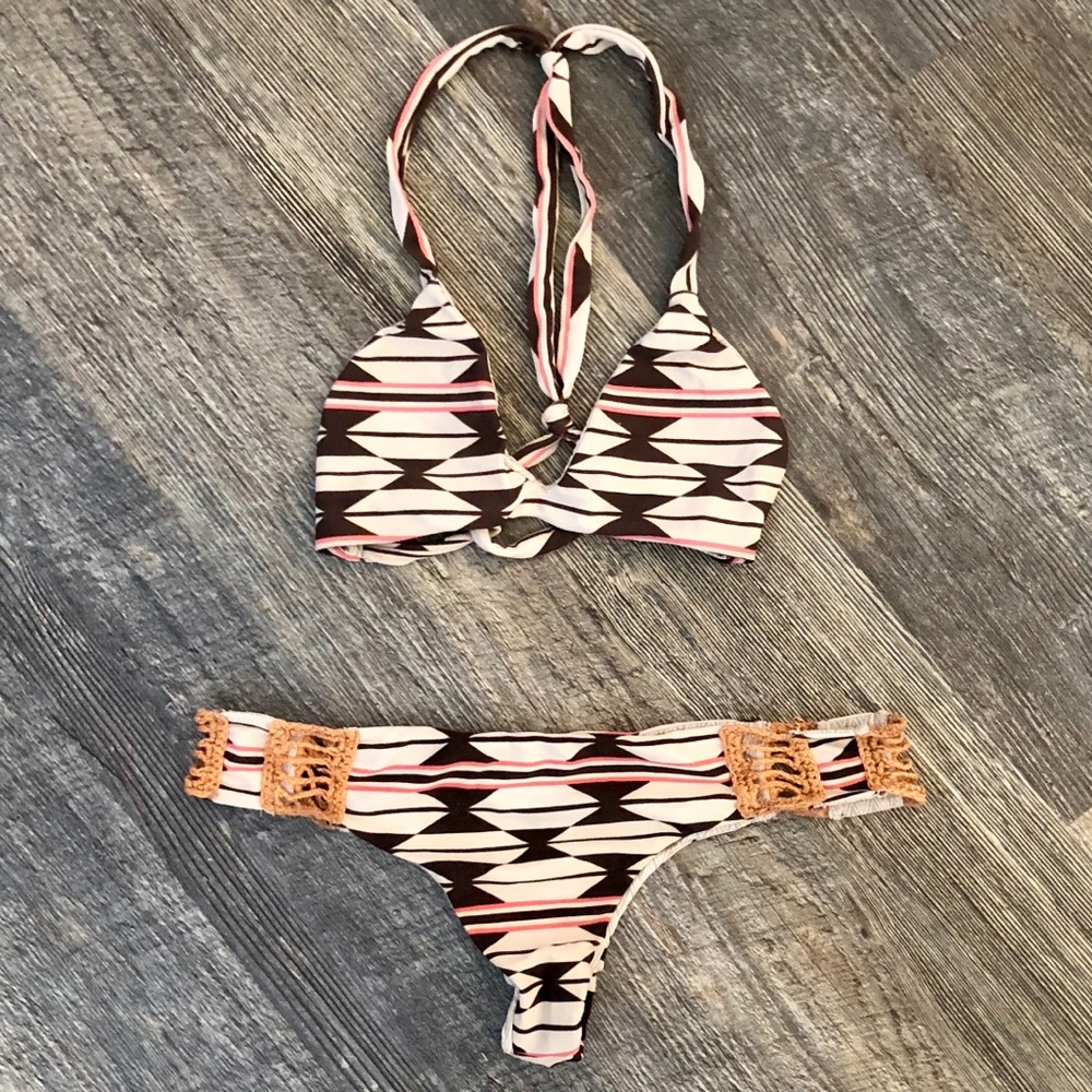 Acacia suit top and bottom